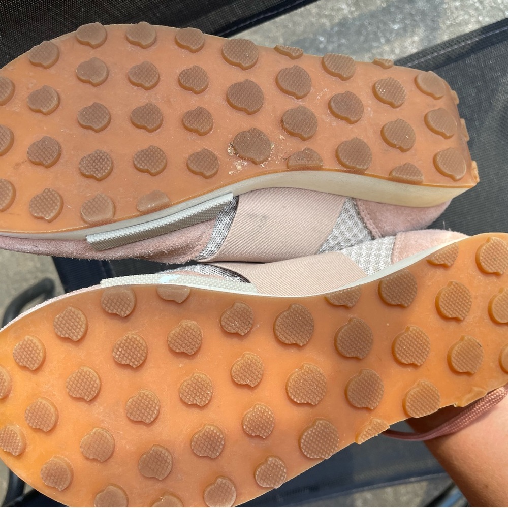 Stylish Pink Women's Sneakers - Picture 7 of 7